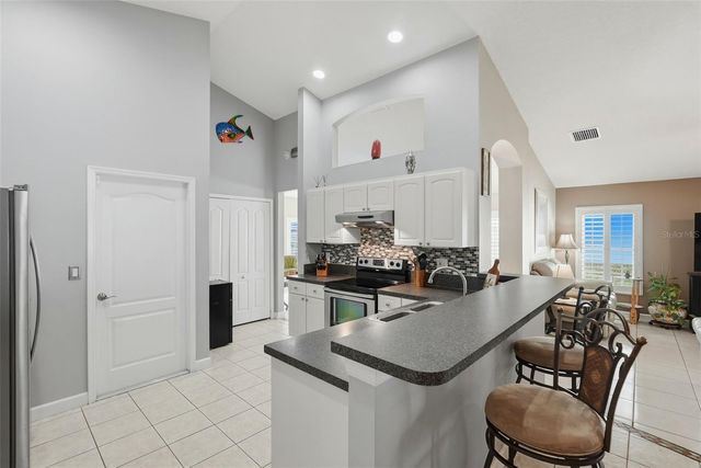 1240 BLUFFS CIRCLE, Dunedin, FL 34698