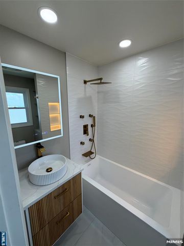 157 Cottage Place 1, Fairview, NJ 07022