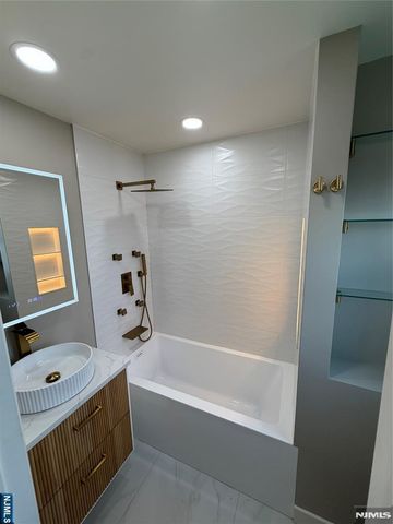 157 Cottage Place 1, Fairview, NJ 07022