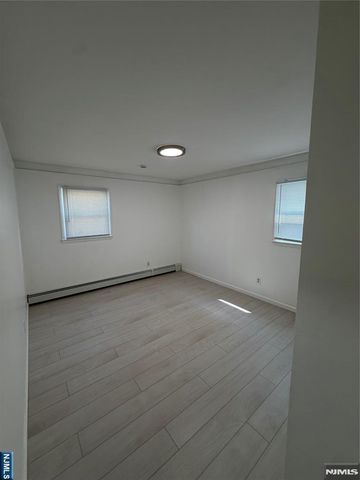 157 Cottage Place 1, Fairview, NJ 07022