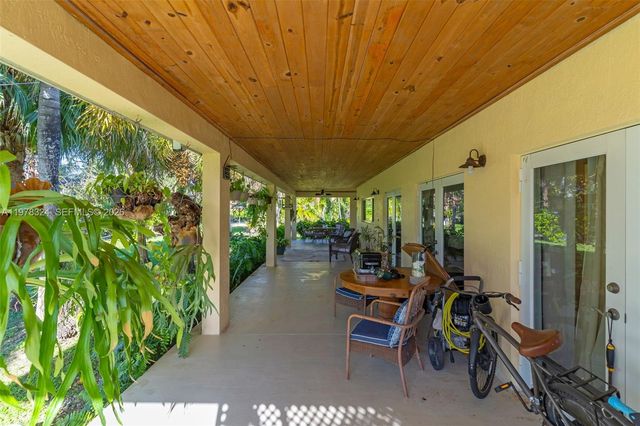 23400 SW 142nd Ave, Homestead, FL 33032