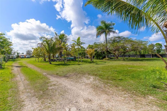 23400 SW 142nd Ave, Homestead, FL 33032