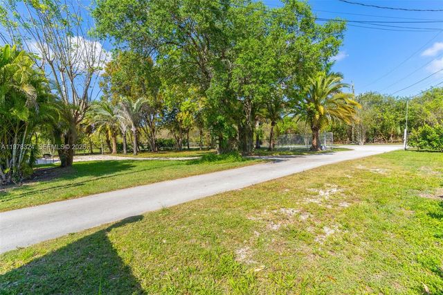 23400 SW 142nd Ave, Homestead, FL 33032