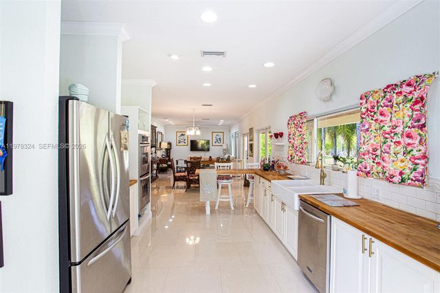 23400 SW 142nd Ave, Homestead, FL 33032