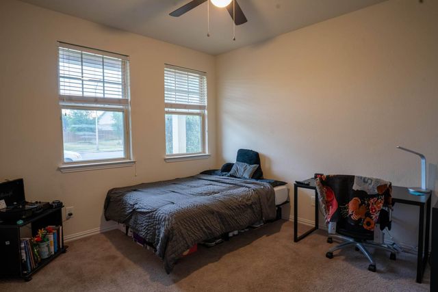1759 Oyster CRK, Buda, TX 78610