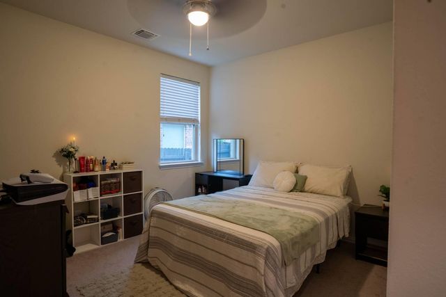 1759 Oyster CRK, Buda, TX 78610