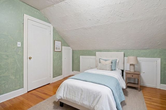 20 Brightwood Ave, Worcester, MA 01604
