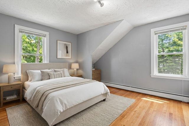 20 Brightwood Ave, Worcester, MA 01604