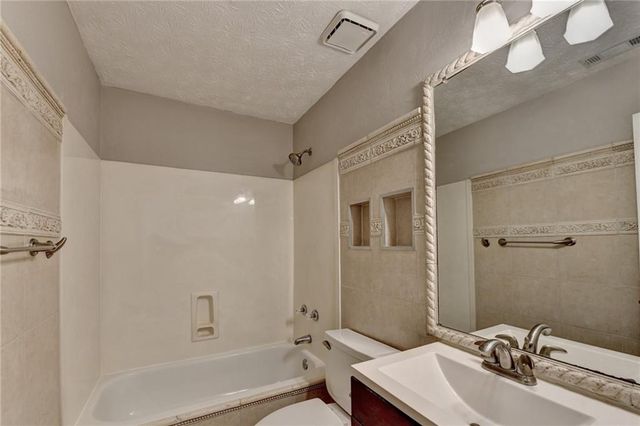 1075 Prestonwood Drive, Lawrenceville, GA 30043