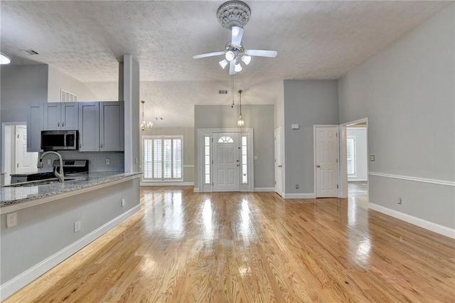 1075 Prestonwood Drive, Lawrenceville, GA 30043