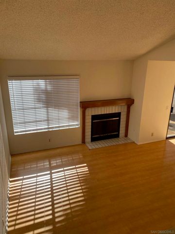 7608 Palmilla Dr, San Diego, CA 92122