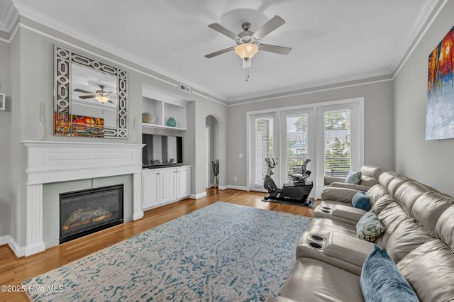 215 Valencia Court Unit 203, Wilmington, NC 28412