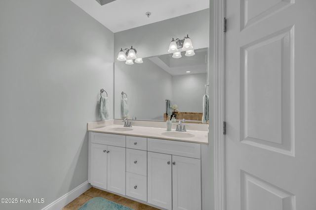 215 Valencia Court Unit 203, Wilmington, NC 28412