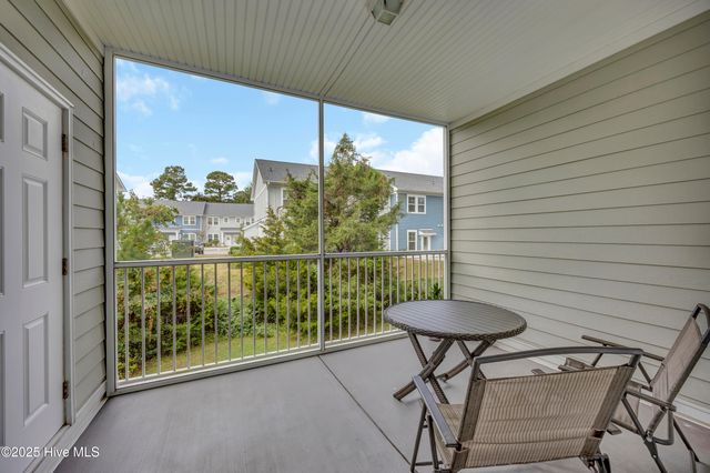 215 Valencia Court Unit 203, Wilmington, NC 28412