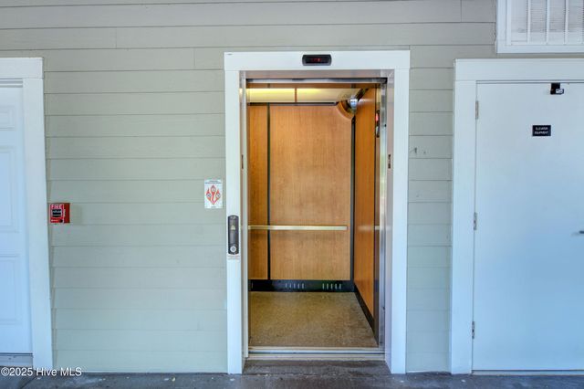 215 Valencia Court Unit 203, Wilmington, NC 28412