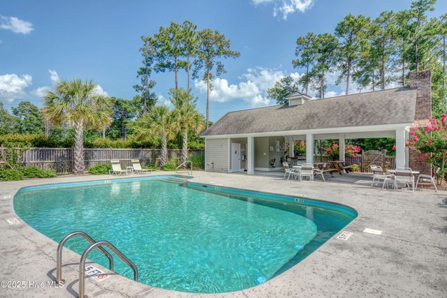 215 Valencia Court Unit 203, Wilmington, NC 28412