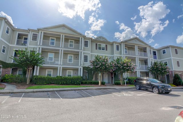 215 Valencia Court Unit 203, Wilmington, NC 28412