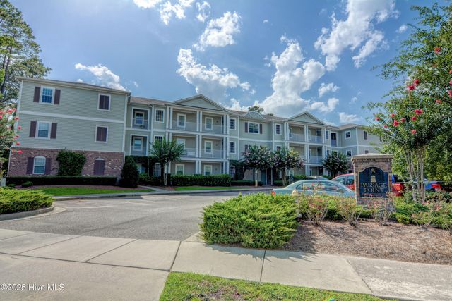 215 Valencia Court Unit 203, Wilmington, NC 28412