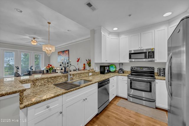 215 Valencia Court Unit 203, Wilmington, NC 28412