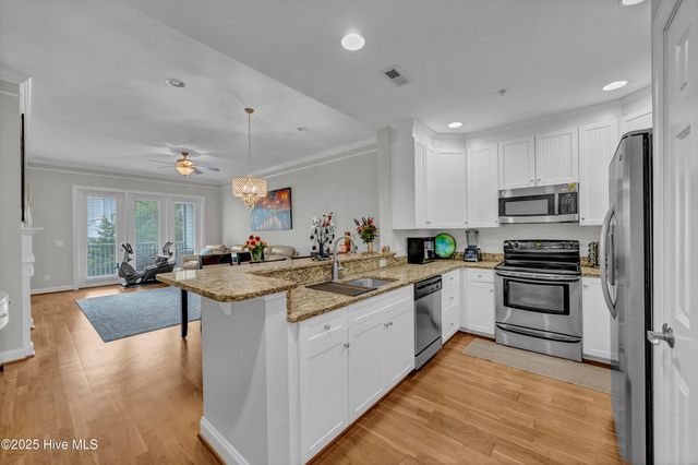 215 Valencia Court Unit 203, Wilmington, NC 28412