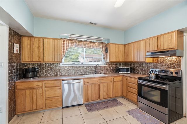 2553 Derr Road, Springfield, OH 45503