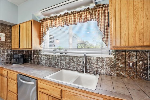 2553 Derr Road, Springfield, OH 45503