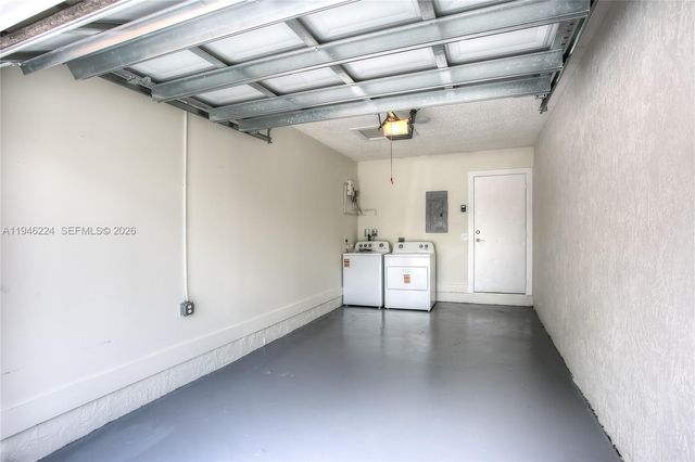 3060 NW 203rd Ter, Miami Gardens, FL 33056