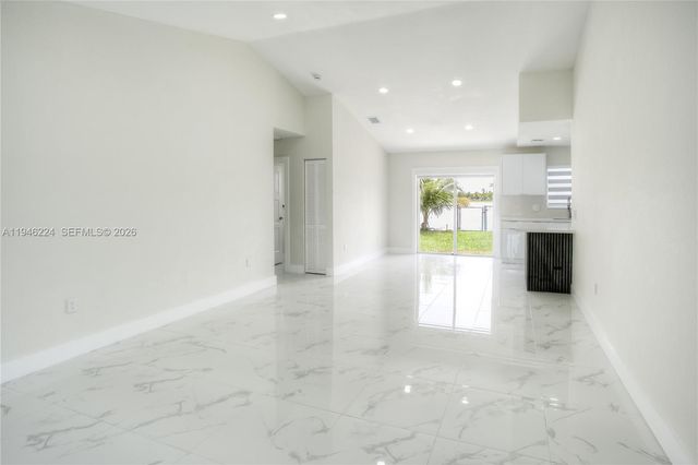 3060 NW 203rd Ter, Miami Gardens, FL 33056