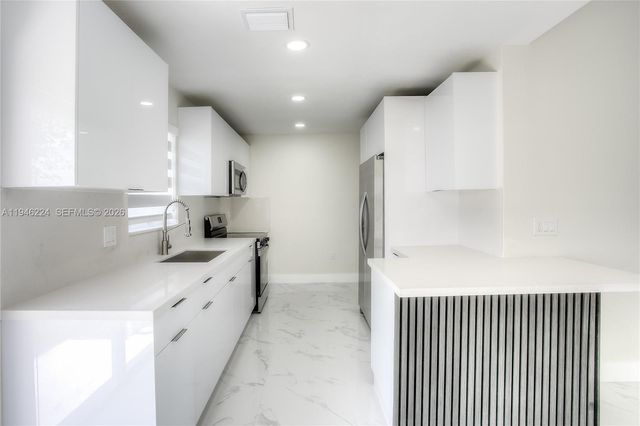 3060 NW 203rd Ter, Miami Gardens, FL 33056