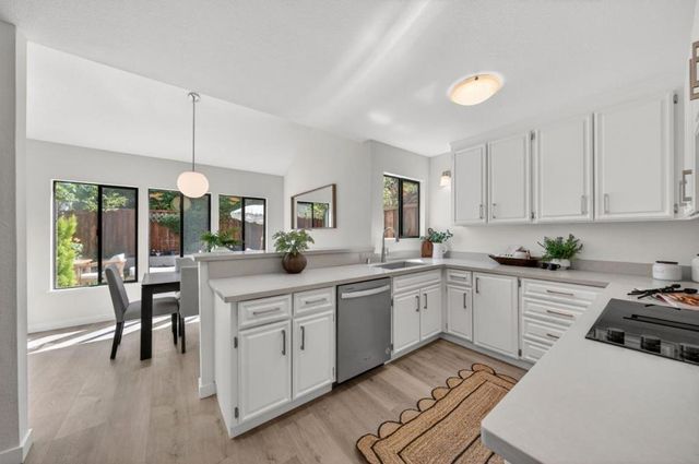 2080 Marich Way 15, Mountain View, CA 94040