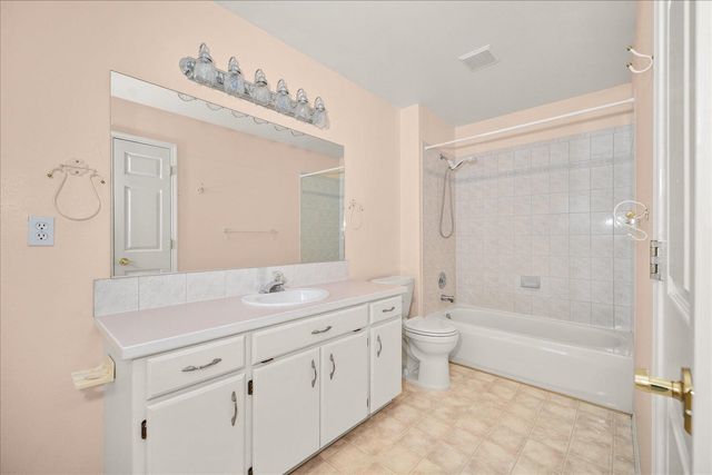 13615 W Charles Rd, Nine Mile Falls, WA 99026