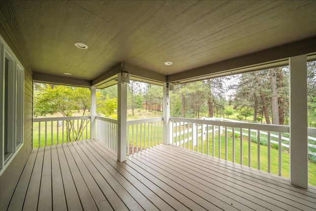 13615 W Charles Rd, Nine Mile Falls, WA 99026