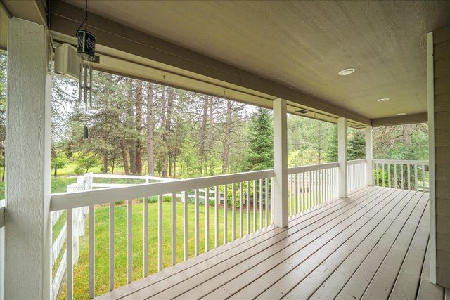 13615 W Charles Rd, Nine Mile Falls, WA 99026