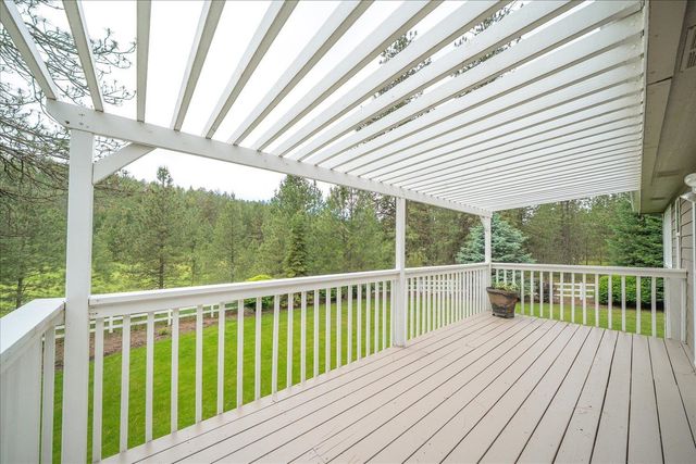 13615 W Charles Rd, Nine Mile Falls, WA 99026