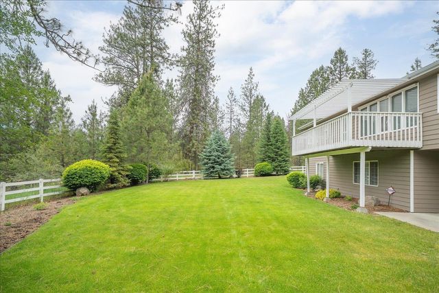 13615 W Charles Rd, Nine Mile Falls, WA 99026
