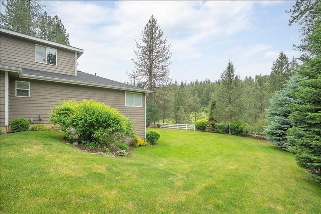 13615 W Charles Rd, Nine Mile Falls, WA 99026