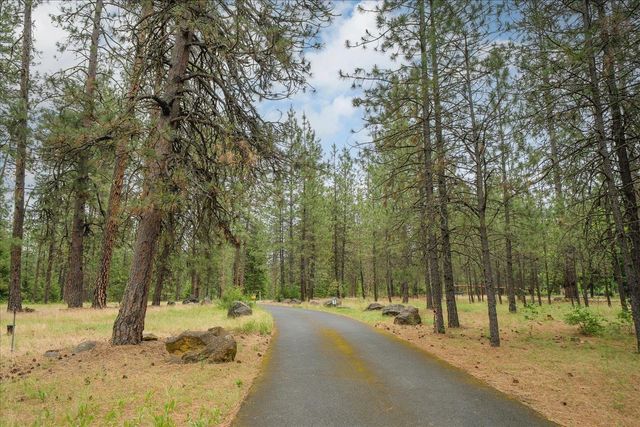 13615 W Charles Rd, Nine Mile Falls, WA 99026