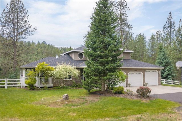 13615 W Charles Rd, Nine Mile Falls, WA 99026