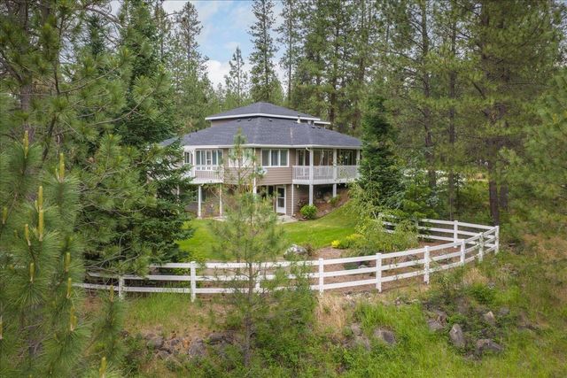 13615 W Charles Rd, Nine Mile Falls, WA 99026