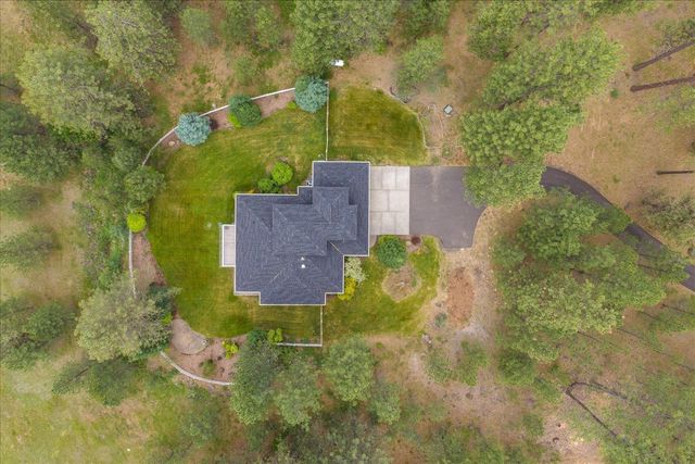 13615 W Charles Rd, Nine Mile Falls, WA 99026