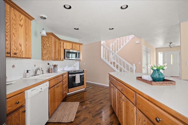 13615 W Charles Rd, Nine Mile Falls, WA 99026