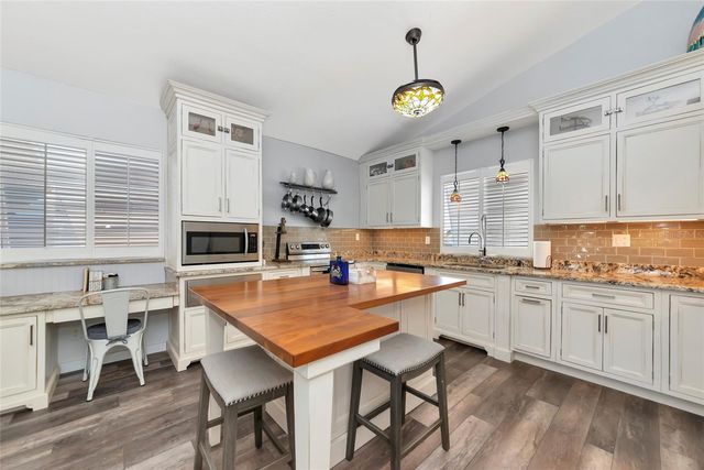 4211 3RD AVENUE NE, Bradenton, FL 34208