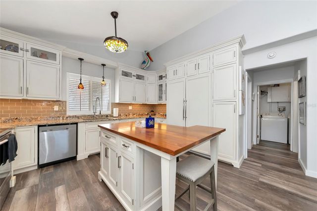 4211 3RD AVENUE NE, Bradenton, FL 34208