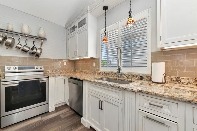 4211 3RD AVENUE NE, Bradenton, FL 34208