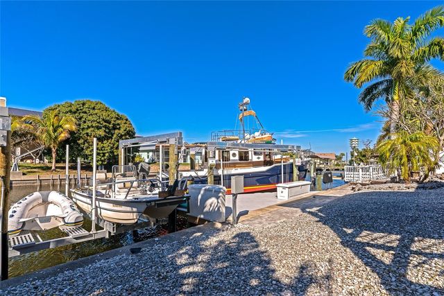 4211 3RD AVENUE NE, Bradenton, FL 34208