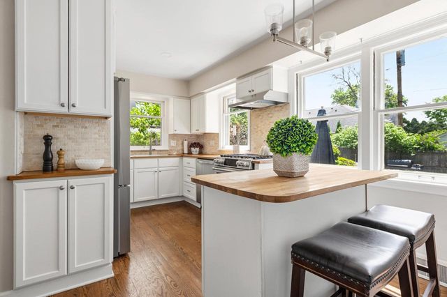 315 E Carlisle AVENUE, Whitefish Bay, WI 53217