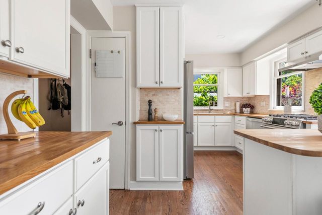 315 E Carlisle AVENUE, Whitefish Bay, WI 53217