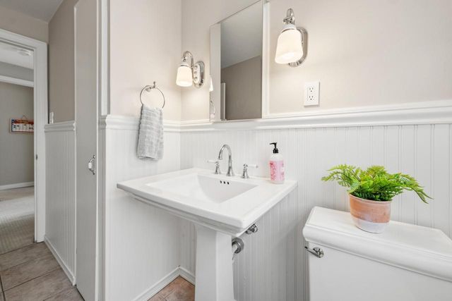 315 E Carlisle AVENUE, Whitefish Bay, WI 53217