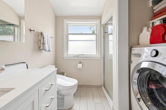 315 E Carlisle AVENUE, Whitefish Bay, WI 53217