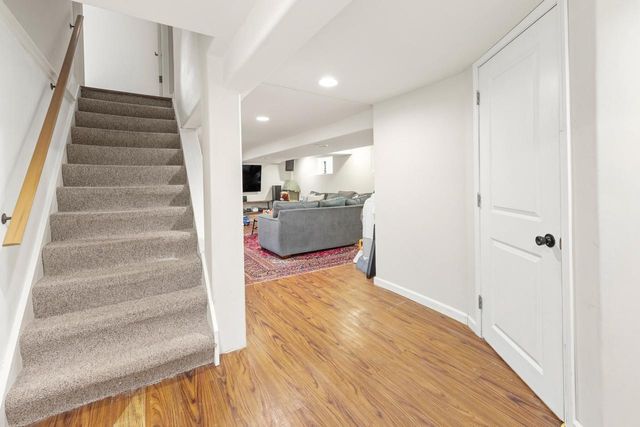 315 E Carlisle AVENUE, Whitefish Bay, WI 53217